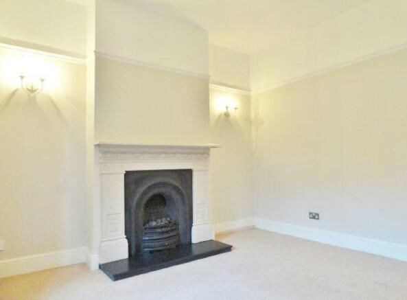    LOUNGE      -    