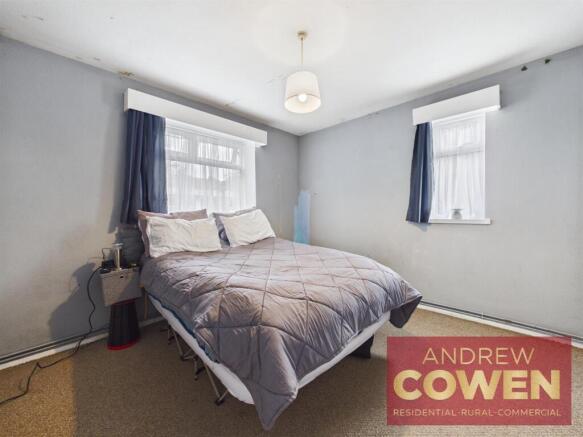 2 bed Flat for sale Image 8