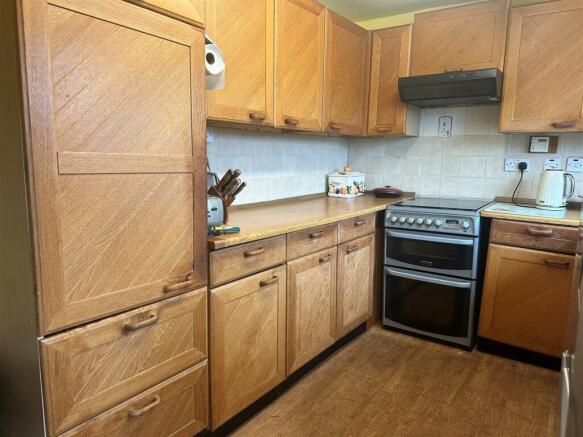 Kitchen 2.jpg