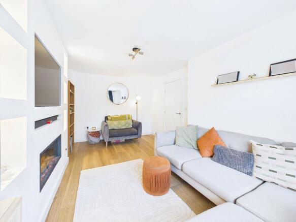 3 bed Semi-Detached for sale Image 10