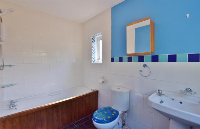 Bathroom.jpg