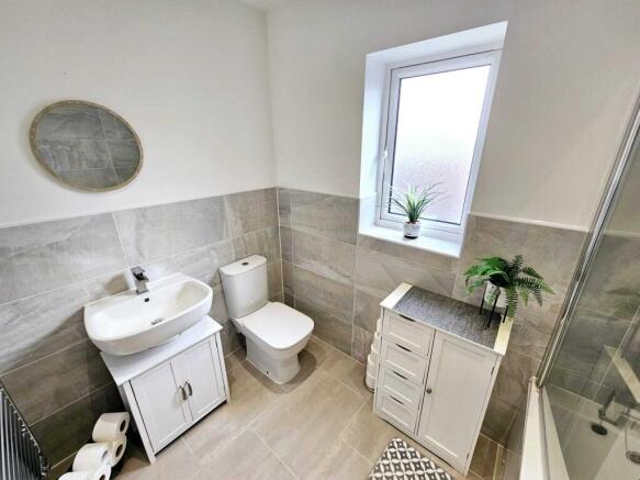3 bed Semi-Detached for sale Image 12