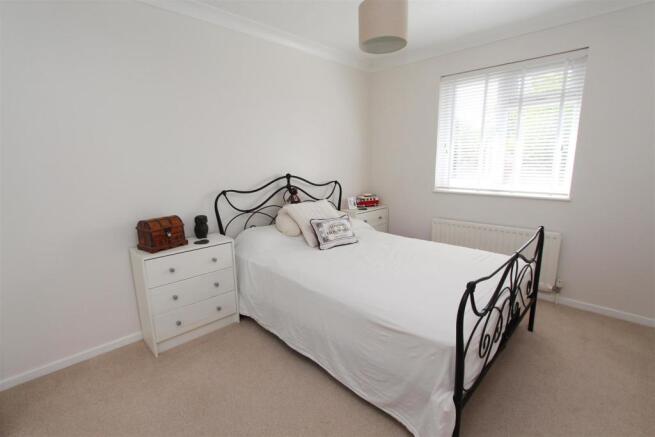 BEDROOM 1.jpg