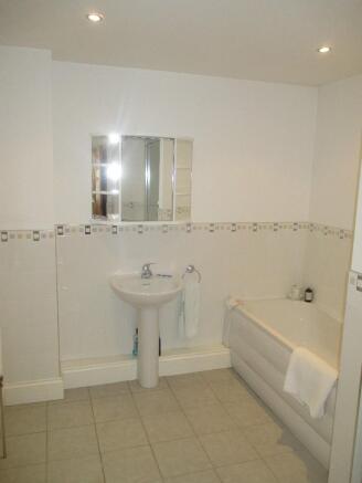 Ground Floor en-suit