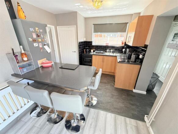 OPEN PLAN DINING KITCHEN