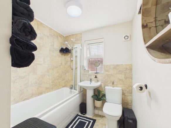 2 bed Apartment for sale Image 4