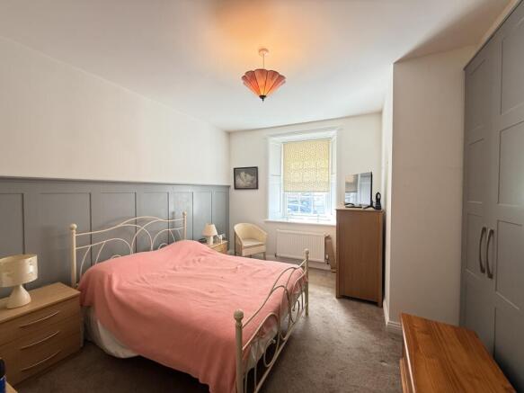 2 bed Apartment for sale Image 4