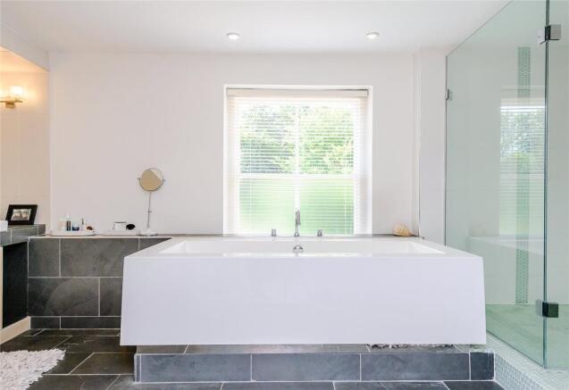 Master En-Suite