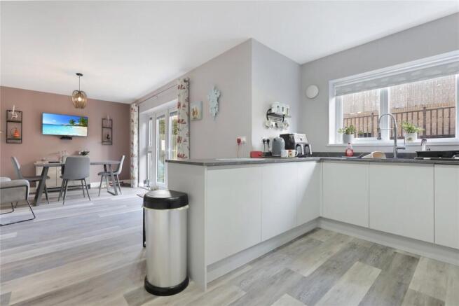 4 bed Detached for sale Image 6
