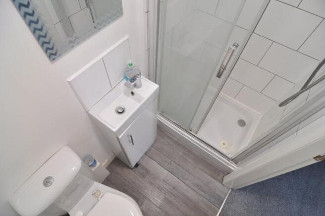 1 bed House Share to rent Image 4