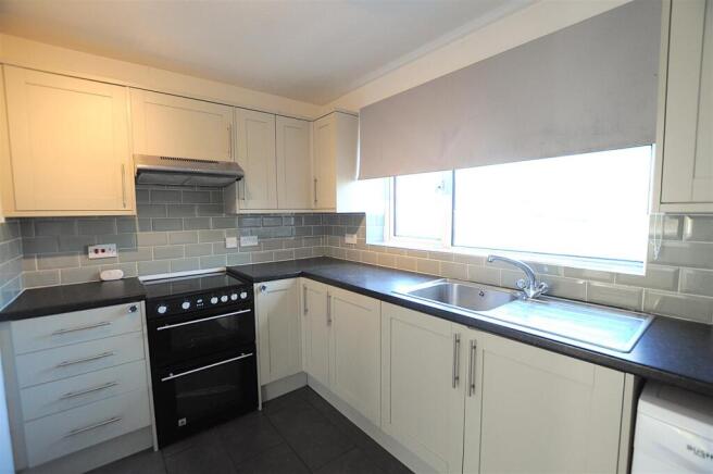 Kitchen 1.jpg