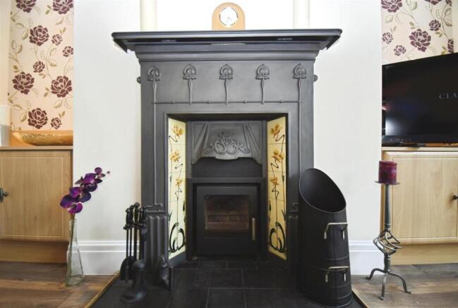 4 bed Semi-Detached for sale Image 12