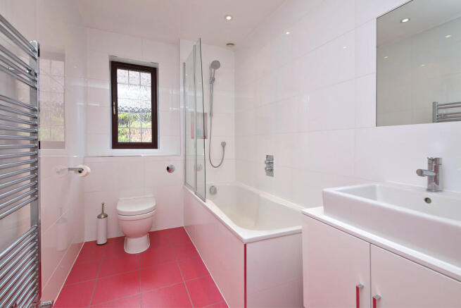 EN SUITE