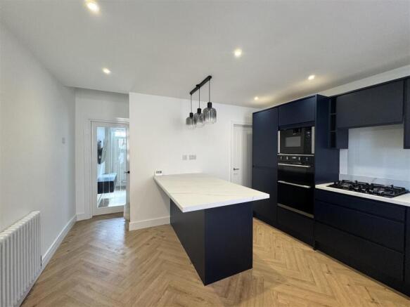 2 bed Terraced for sale Image 6