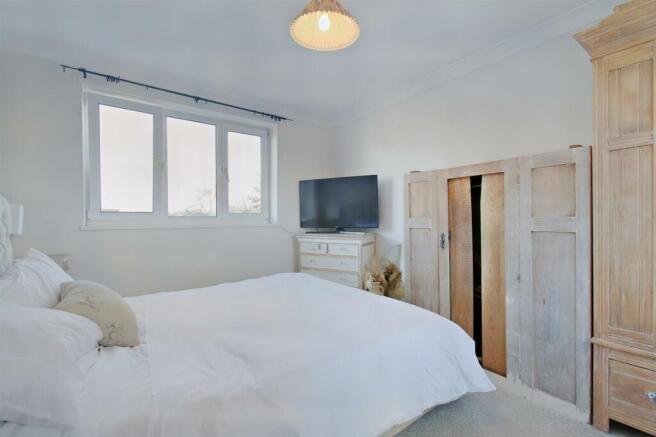 8547295-interior02-800.JPG