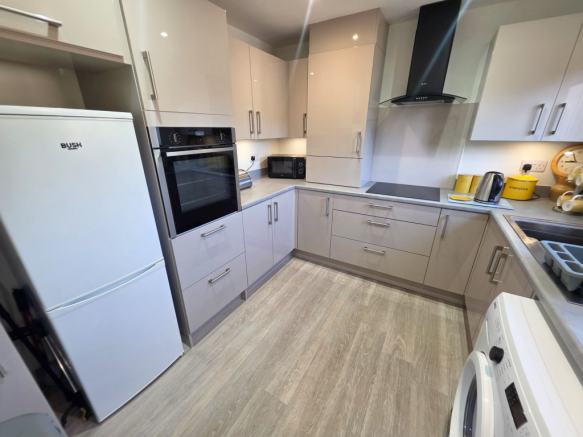 2 bed Semi-Detached Bungalow for sale Image 2
