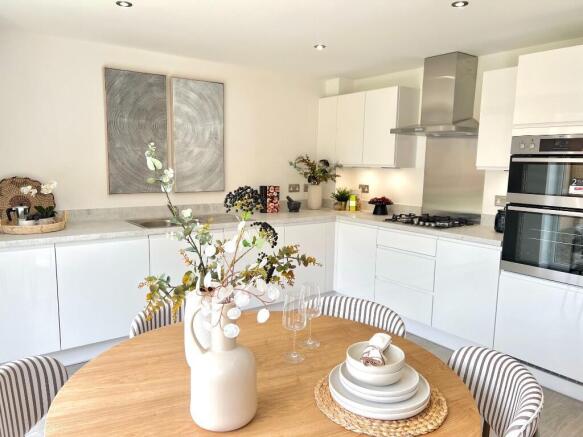 4 bed Detached for sale Image 4