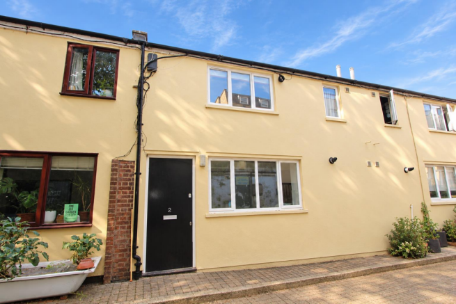 Manley Court, N16