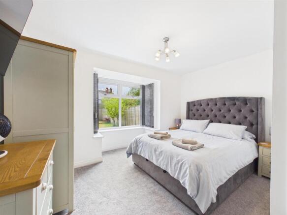 2 bed Detached Bungalow for sale Image 8