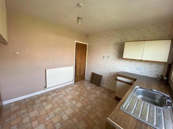 Kitchen: