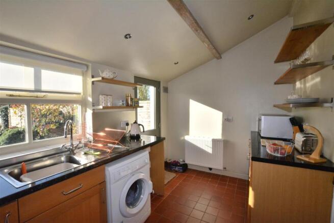 The fitted kitchen