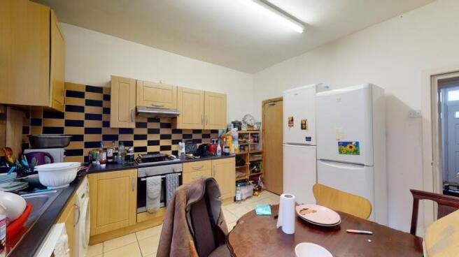 6 bed Terraced to rent Image 6