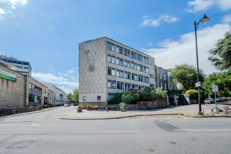 Richmond Heights, Clifton