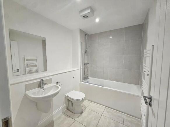 1 bed Apartment to rent Image 8