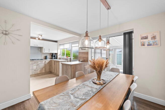 4 bed Detached for sale Image 10