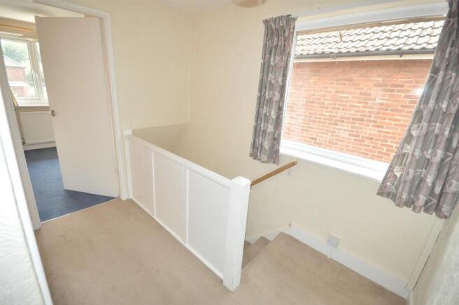 FIRST FLOOR LANDING