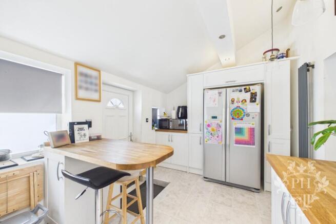 2 bed Terraced for sale Image 5