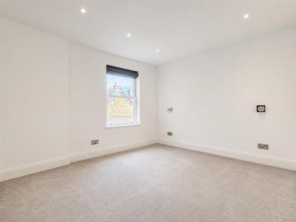 2 bed Apartment for sale Image 10