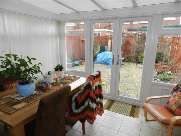 DOUBLE GLAZED CONSRV