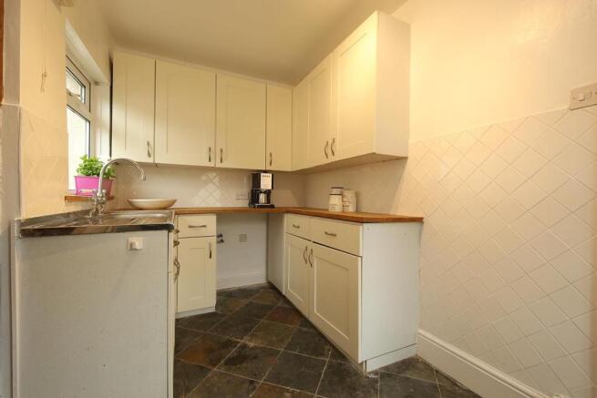 1 Gilestone Rd 1685.JPG
