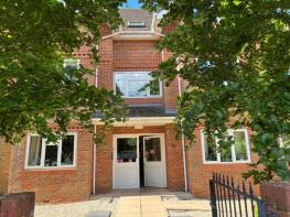 Flat 8, 6 Chester House, Portchester Place, Bournemouth BH8 8JS