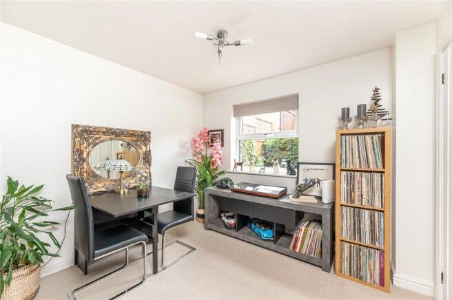 3 bed Town House for sale Image 6