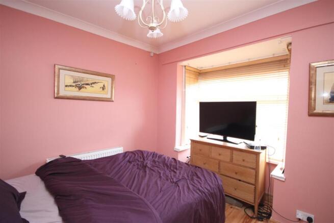 Bedroom 1 (Front)