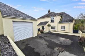 2, Lower Meadow, Truro TR4 8LJ