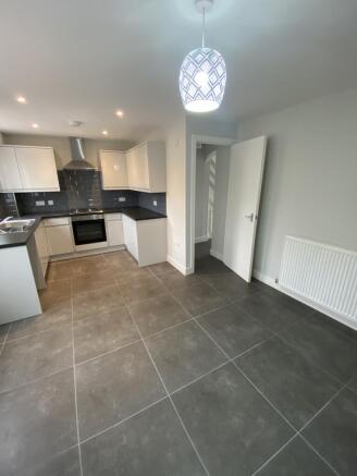 3 bed Terraced to rent Image 11