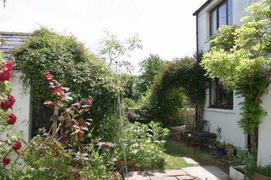 ANNEXE + A/GARDEN