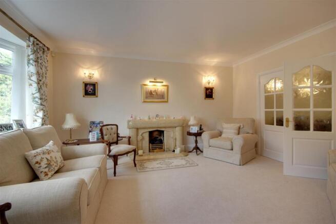 4 bed Detached for sale Image 7