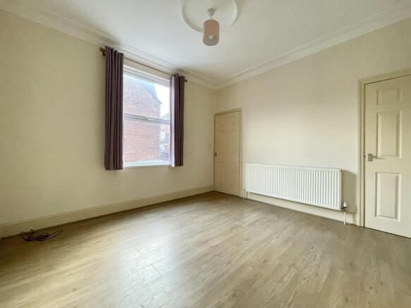 3 bed House to rent Image 5