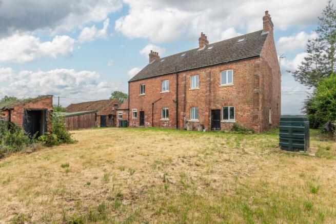 5 bed Detached for sale Image 6