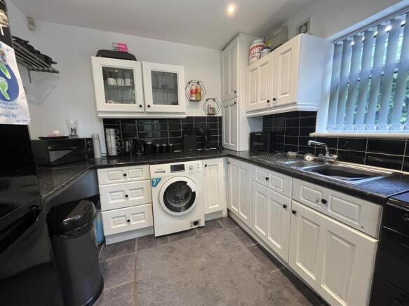 2 bed Terraced for sale Image 6