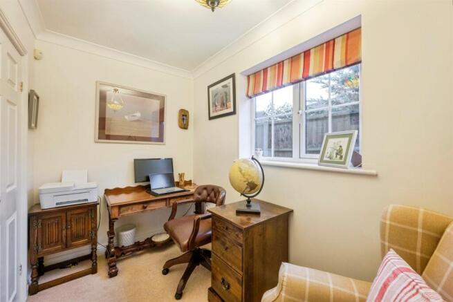 4 bed Detached for sale Image 11