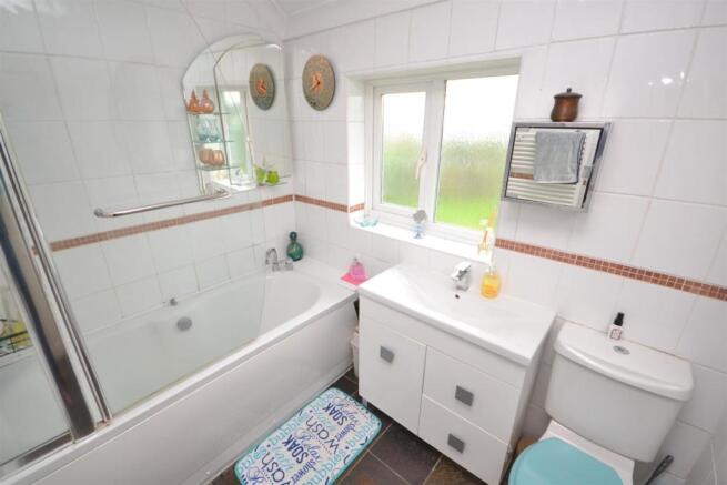 Bathroom.JPG