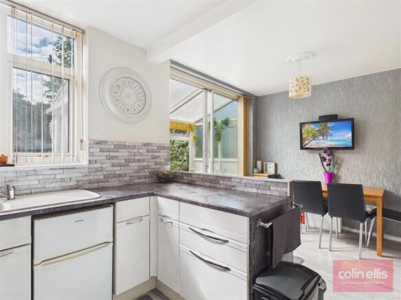 3 bed Semi-Detached for sale Image 5