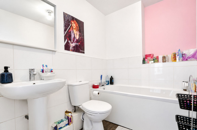 2 bed Flat for sale Image 9