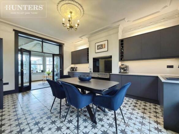 4 bed House for sale Image 6