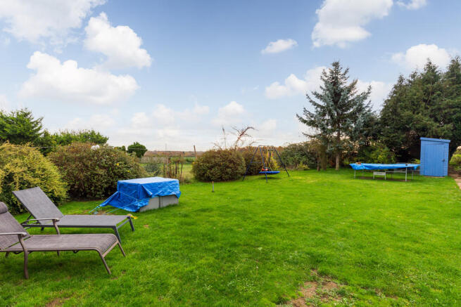 REAR GARDEN (2)